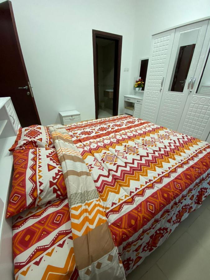 Lovely 1-Bedroom Apartment With Free Parking On Premises Ajman Bagian luar foto