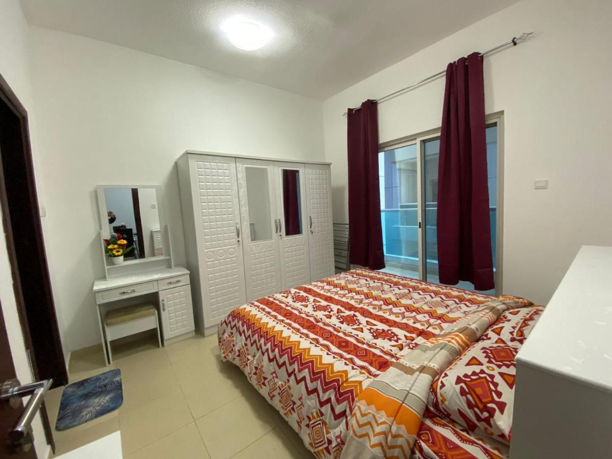 Lovely 1-Bedroom Apartment With Free Parking On Premises Ajman Bagian luar foto